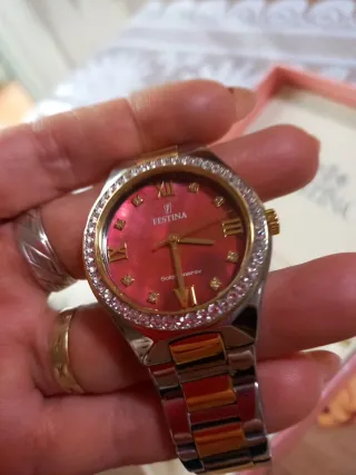 Reloj Festina Mujer Dorado y Rojo