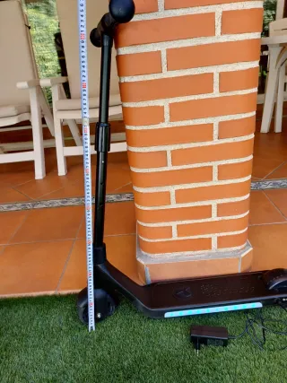 Patinete Eléctrico Infantil Negro. Denver