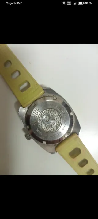 Reloj Zodiac Seadragon ZO2219 Lima/Amarillo