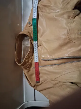 Giubbotto pelle giallo senape stile motociclista