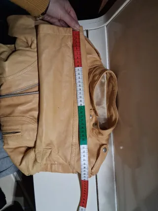 Giubbotto pelle giallo senape stile motociclista