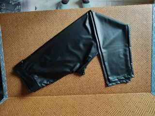 PANTALONES ELÁSTICOS NEGROS