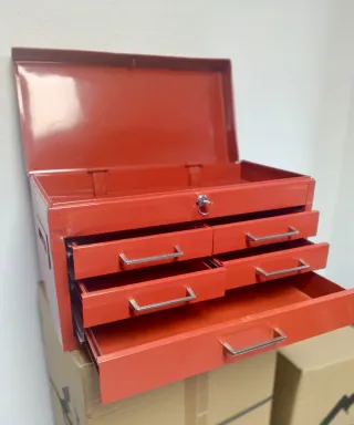 Caja de herramientas metálica
