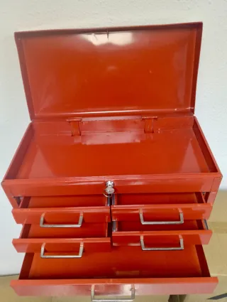 Caja de herramientas metálica