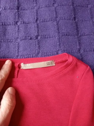 Vestido rojo con detalle negro