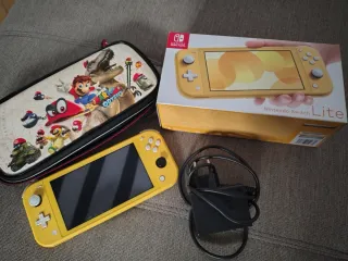 Nintendo Switch Lite Amarillo