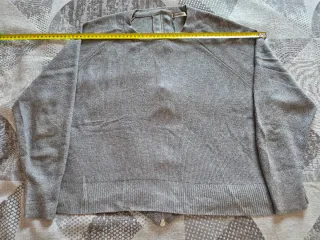 Stradivarius Jersey gris corto Cropped Overside