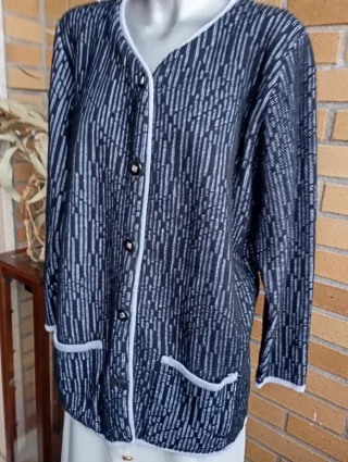 Cardigan Vintage Blanco y Negro
