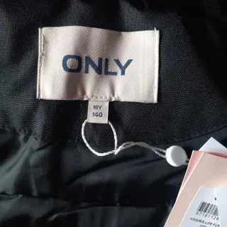 Parka Chaquetón Niña Negro. A estrenar