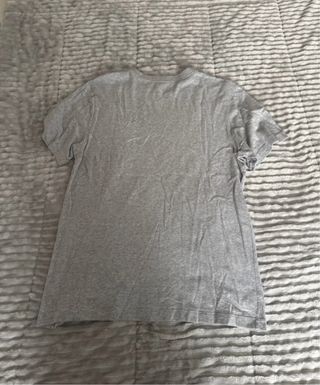 Camiseta Nike Gris