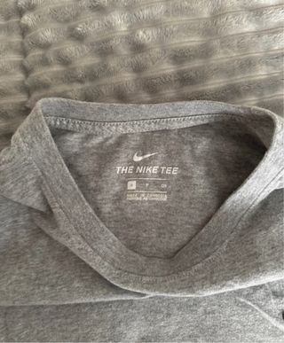 Camiseta Nike Gris