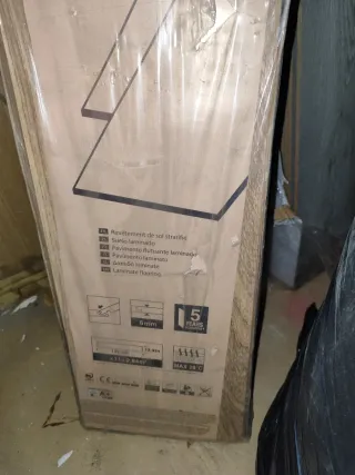 Suelo laminado 6mm 5 años garantía Basic AC3