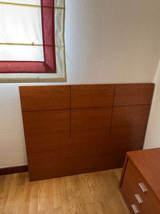 Cómoda 4 cajones espejo y mesita regalo cabecero