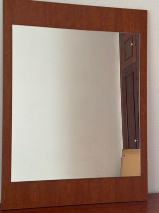 Cómoda 4 cajones espejo y mesita regalo cabecero