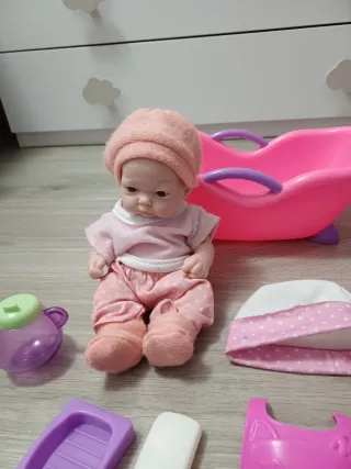 Juguetes: lote de muñecos y accesorios