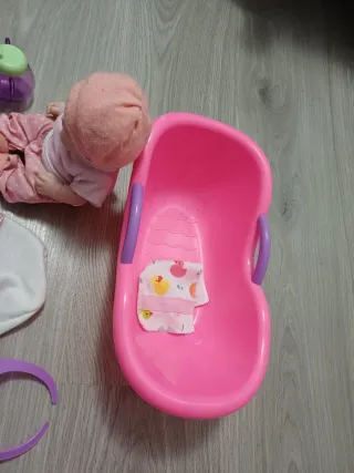 Juguetes: lote de muñecos y accesorios