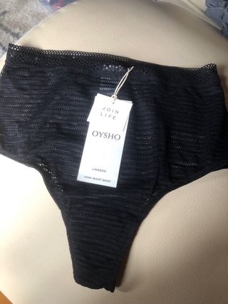 Braga alta brasileña calada Oysho.