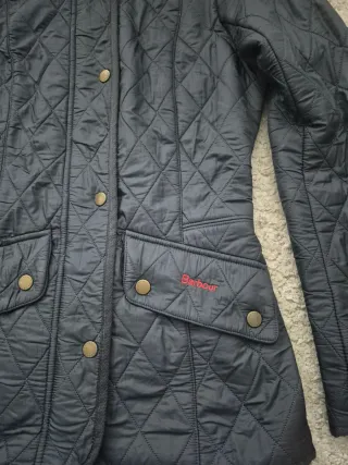 Chaqueta Barbour acolchada negra