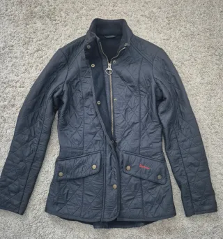 Chaqueta Barbour acolchada negra