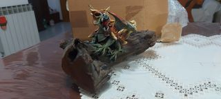 Soprammobile drago su tronco