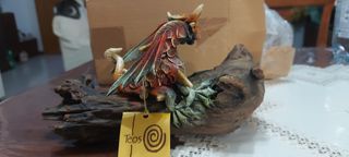 Soprammobile drago su tronco