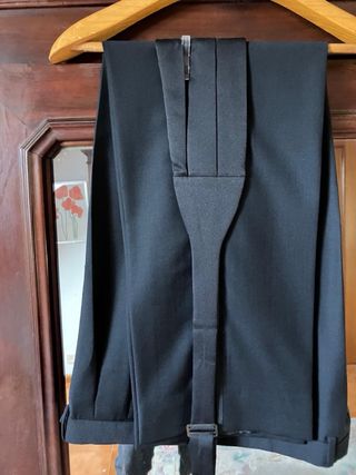 Esmoquin Hombre. Negro. Pura Lana Virgen. ECI.