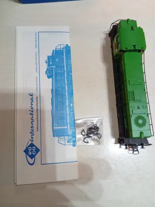 LOCOMOTORA 307 RENFE ROCO H0 POST-UIC REF-04158B