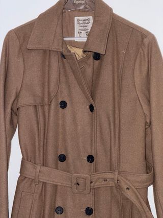 Abrigo cruzado de paño beige