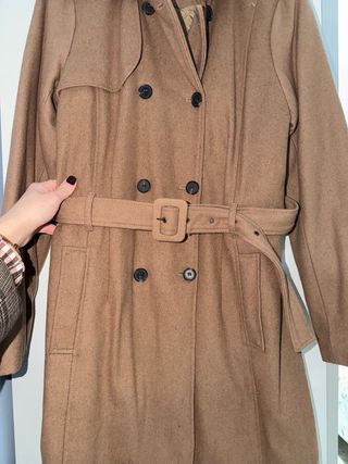 Abrigo cruzado de paño beige