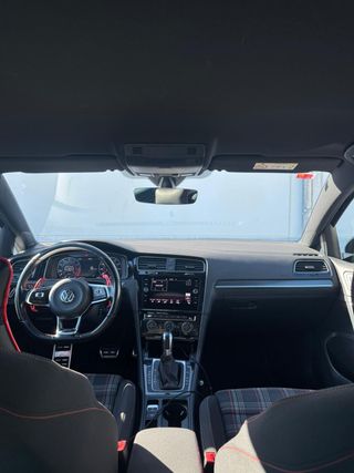 Volkswagen Golf GTI 7.5 230 cv
