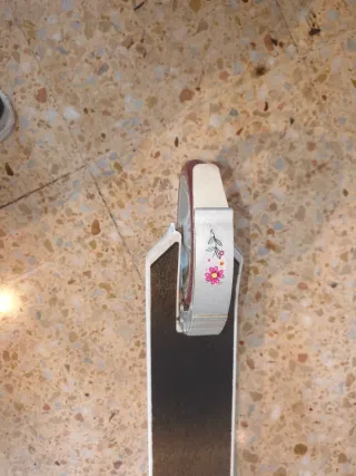 Patinete infantil blanco con ruedas rosas