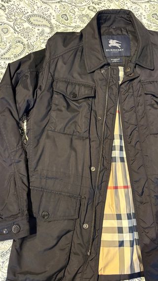 Chaqueta Burberry Negra Impermeable y acolchada