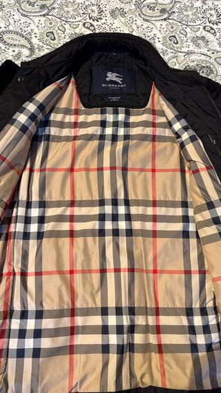 Chaqueta Burberry Negra Impermeable y acolchada