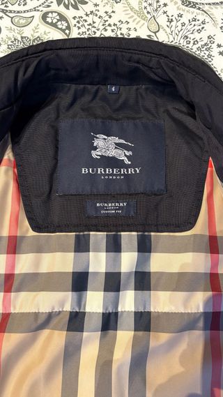 Chaqueta Burberry Negra Impermeable y acolchada