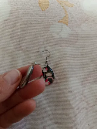 Orecchini goccia vetro bambola kimono