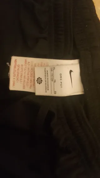 Pantalón corto Nike negro