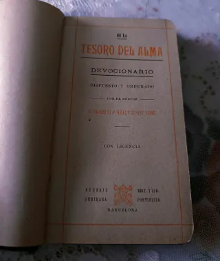 Libro antiguo "Tesoro del Alma"