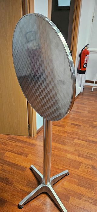 Mesa de bar ajustable de aluminio