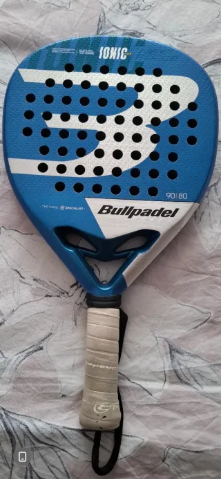Pala de pádel Bullpadel Ionic