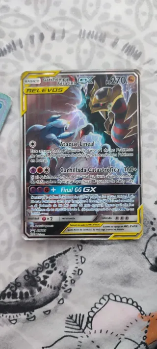 Carta Pokémon Garchomp y Giratina GX (Relevos)