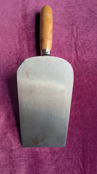 Paleta de albañil mango de madera
