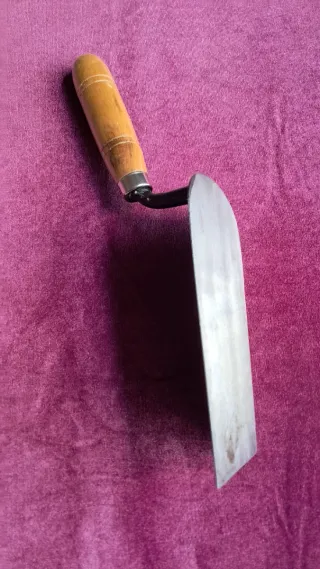 Paleta de albañil mango de madera