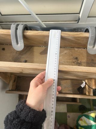 Estantería de madera para plantas