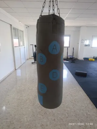 Saco de boxeo gris Decathlon Domyos