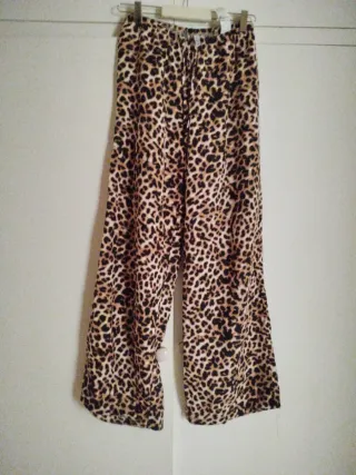 Pantalón estampado leopardo