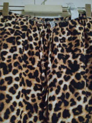 Pantalón estampado leopardo