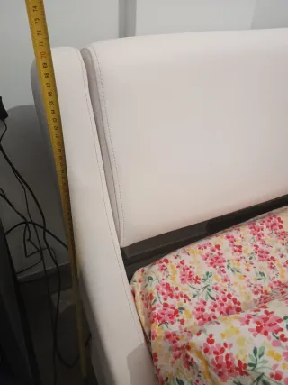 Estructura de cama polipiel blanca