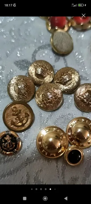 Lote de más de 150 botones antiguos