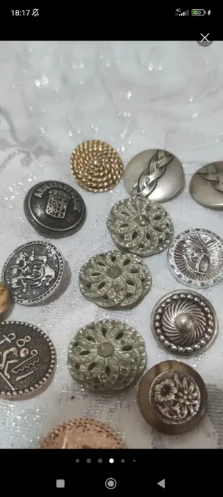 Lote de más de 150 botones antiguos