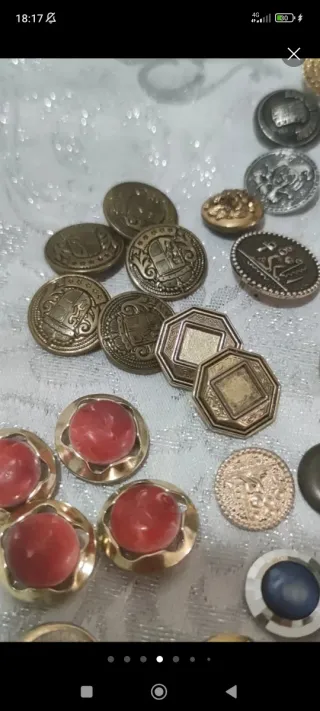 Lote de más de 150 botones antiguos